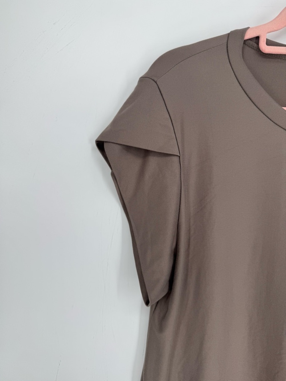 Honeyme Women's Taupe Short Sleeve Crew Neck Basic Top Size Large - Picture 3 of 4